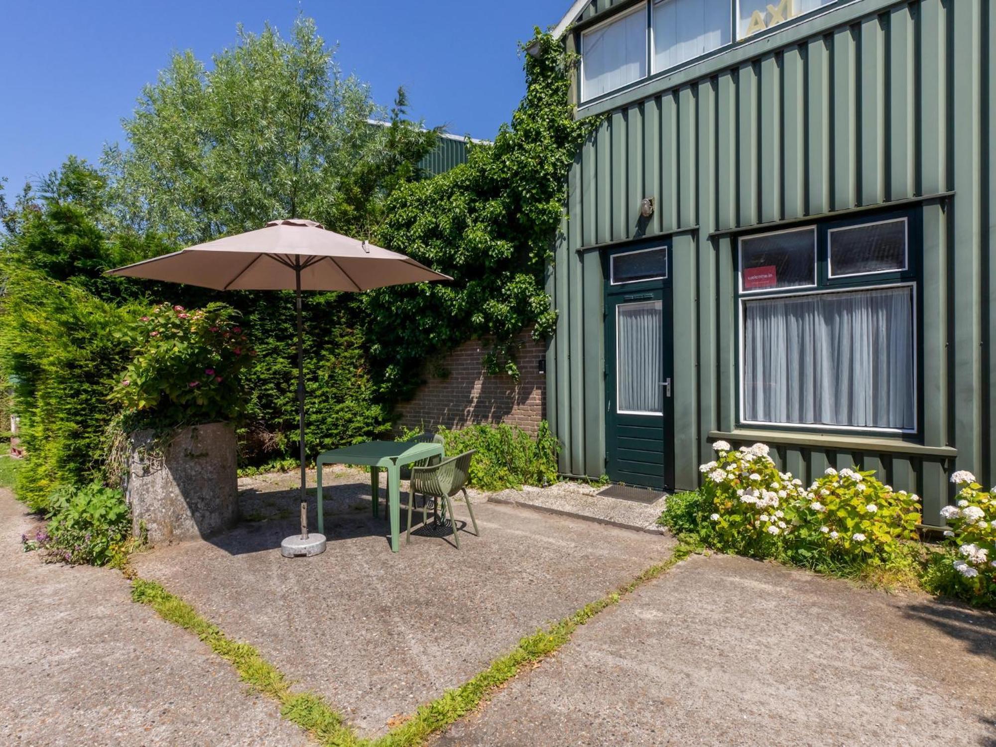 Superb Apartment Near The Beach In Vrouwenpolder Exterior photo