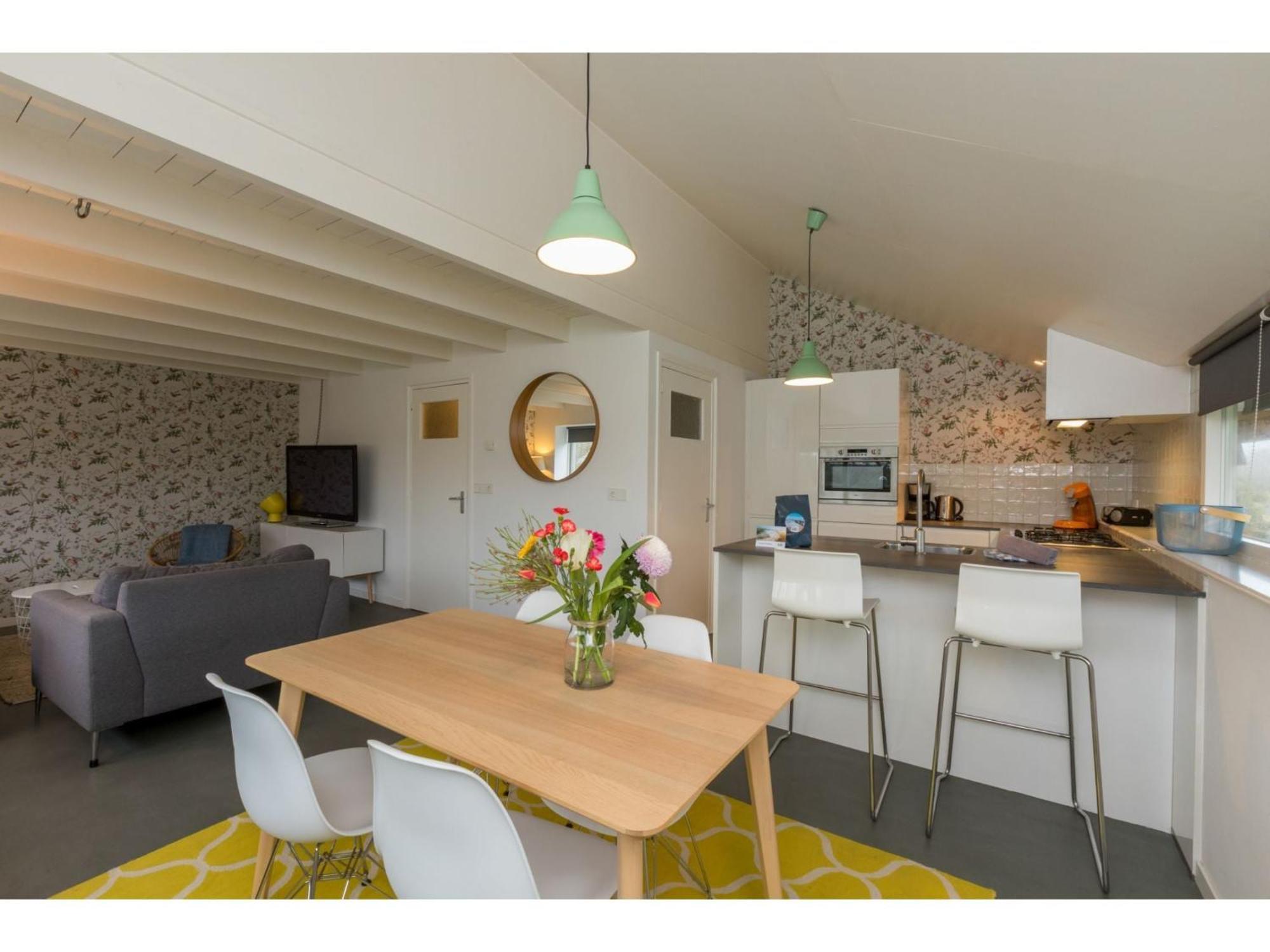 Superb Apartment Near The Beach In Vrouwenpolder Exterior photo