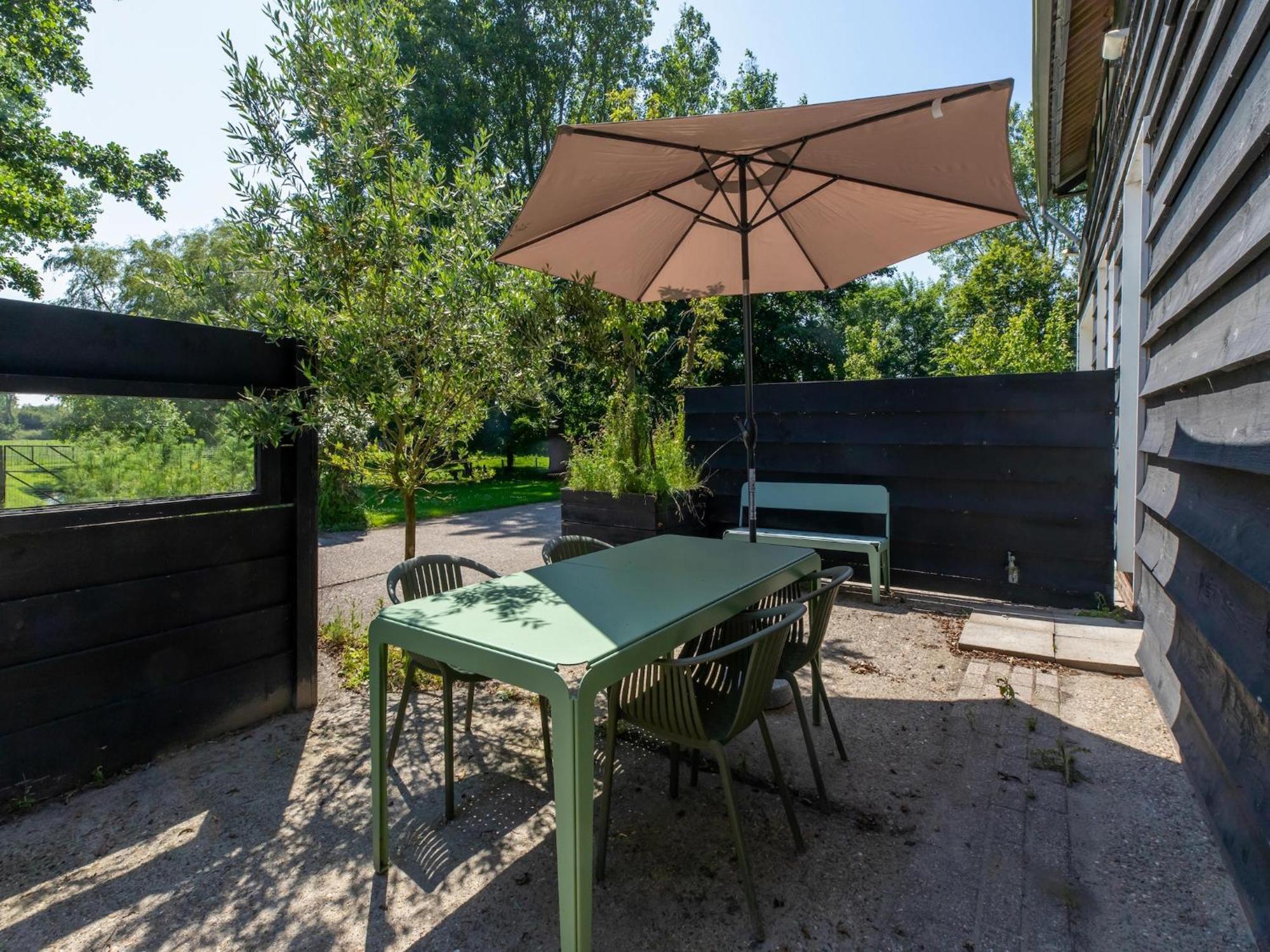 Superb Apartment Near The Beach In Vrouwenpolder Exterior photo